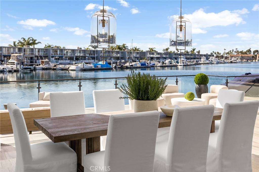 Huntington Beach, CA 92649,17007 Edgewater LN