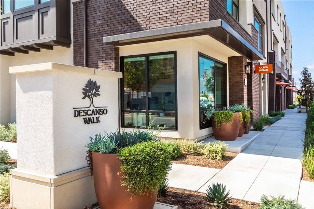 Claremont, CA 91711,1090 Foothill BLVD