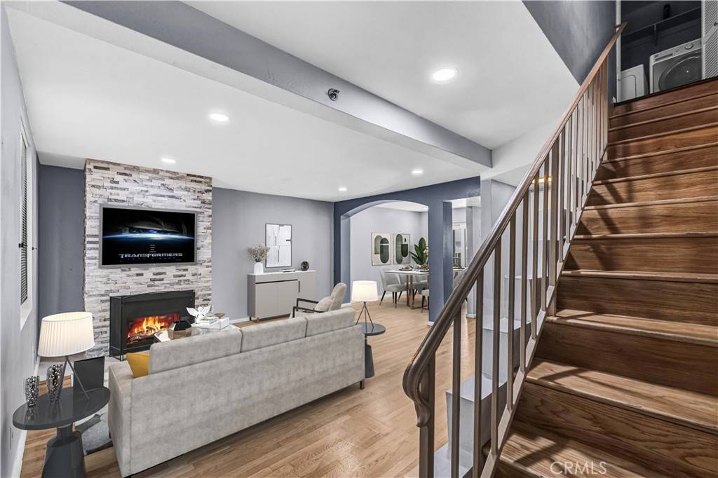 Glendale, CA 91206,520 N Louise ST #207