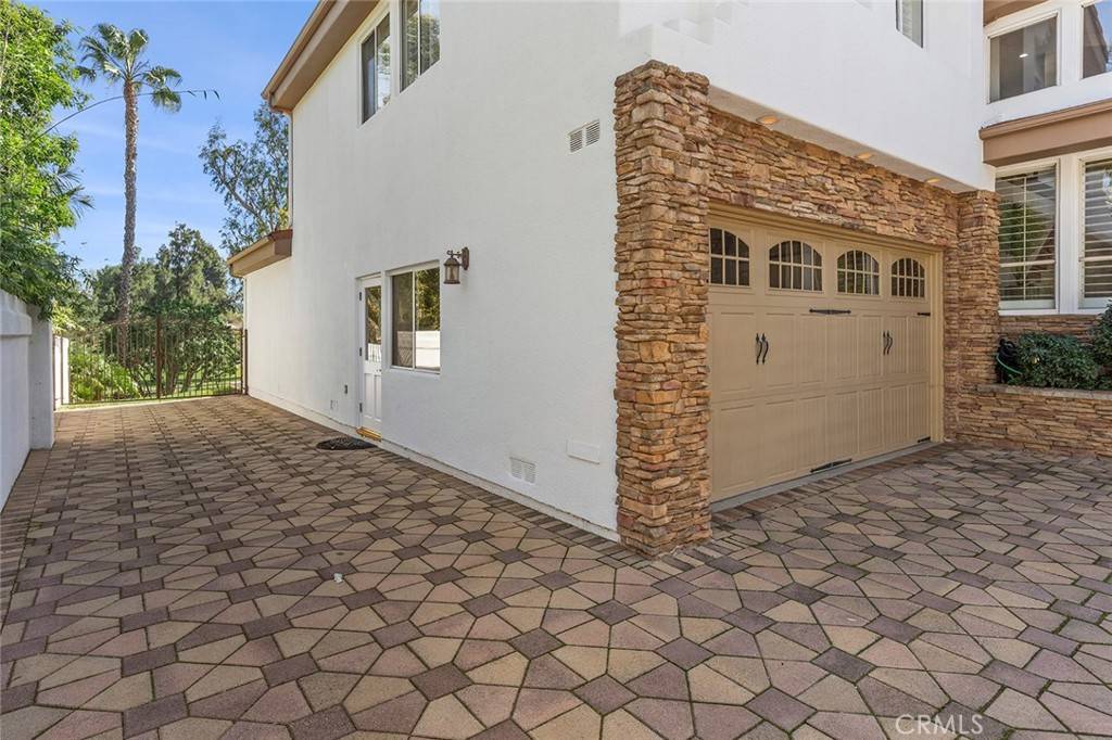 Yorba Linda, CA 92886,5132 Grandview AVE