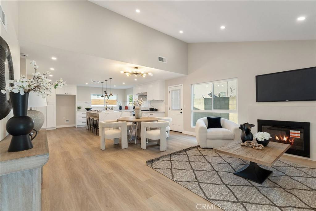 La Palma, CA 90623,5361 La Luna DR