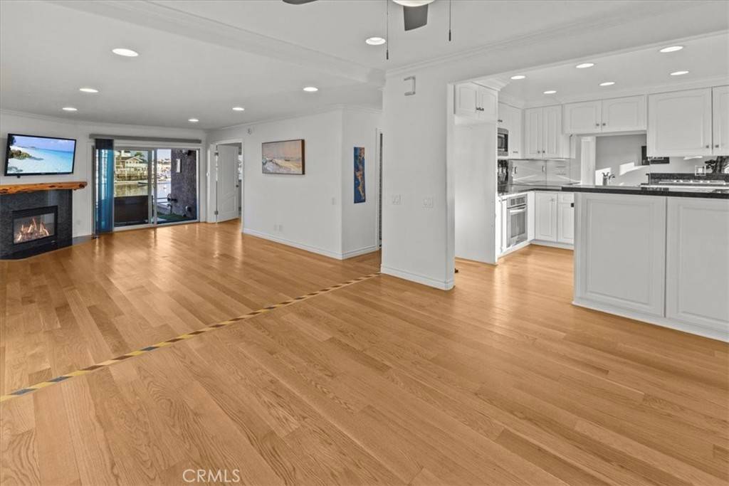 Huntington Beach, CA 92649,17124 Bluewater LN