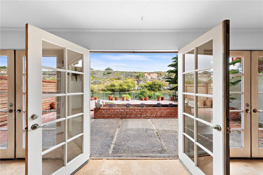 Newport Beach, CA 92663,476 62nd ST