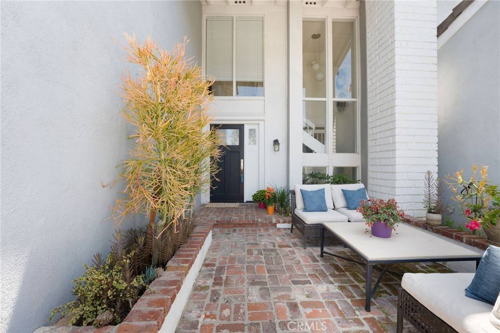 Irvine, CA 92612,17562 Cottonwood
