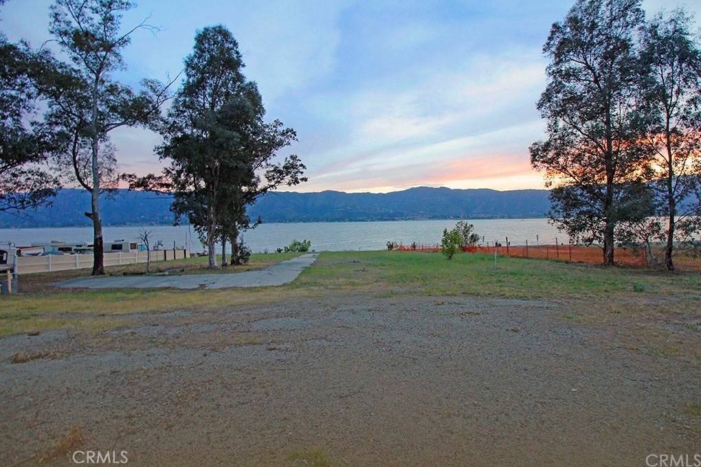 Lake Elsinore, CA 92530,1404 W Lakeshore DR