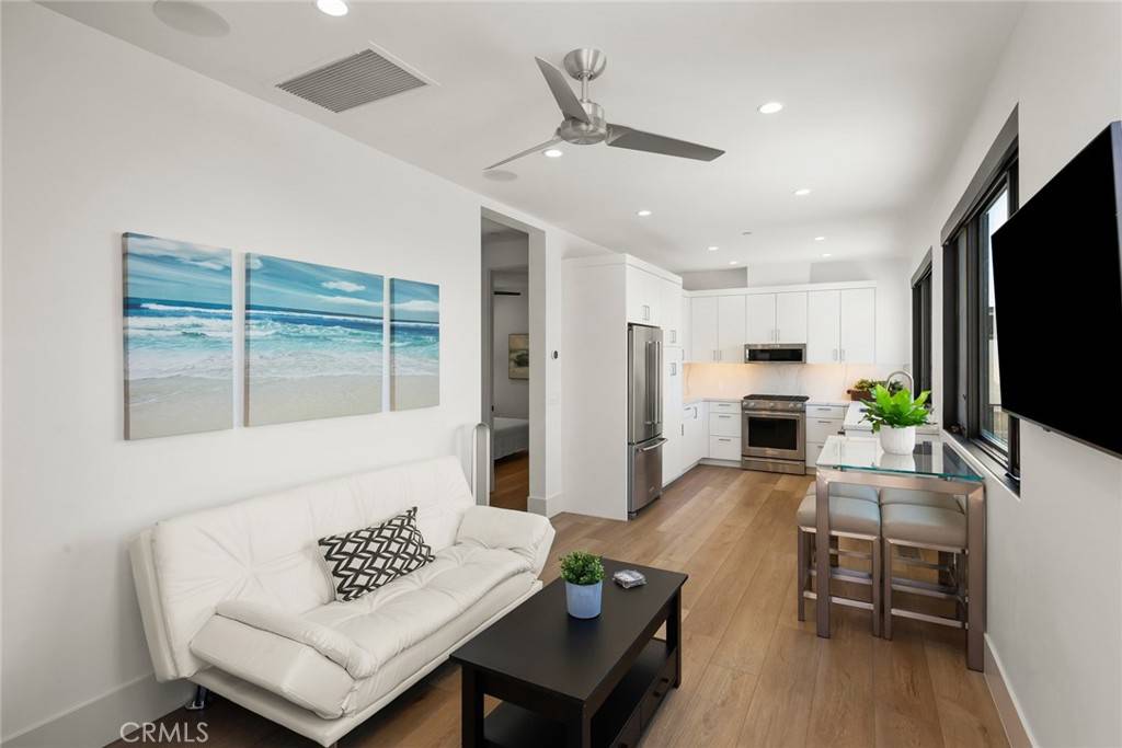 Laguna Beach, CA 92651,565 B Fern Street #B