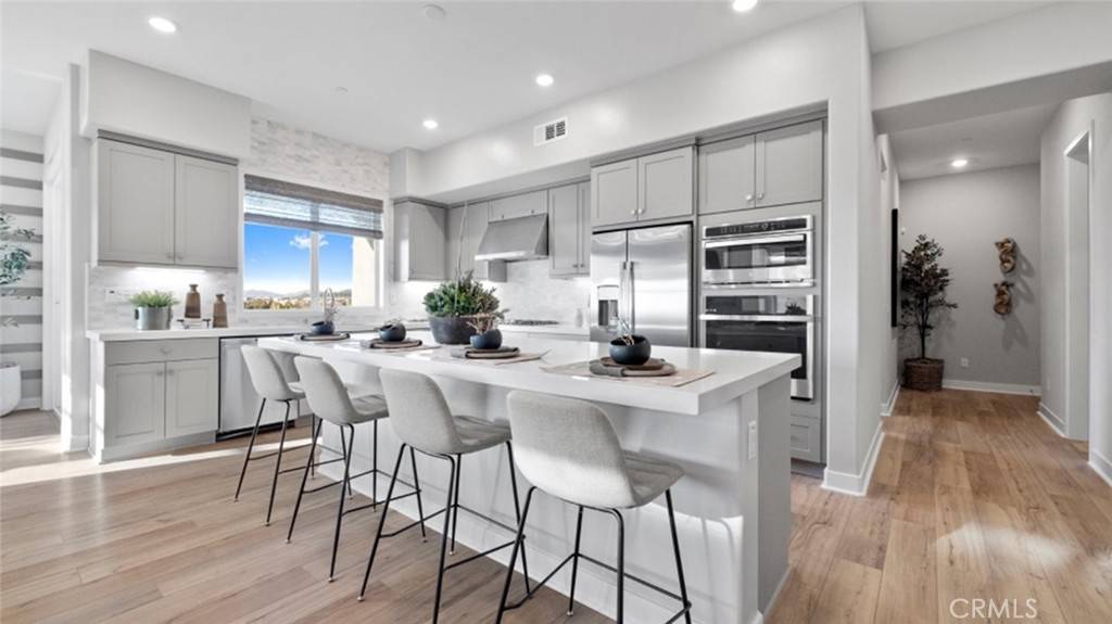 Valencia, CA 91381,27226 Cranmore WAY #101