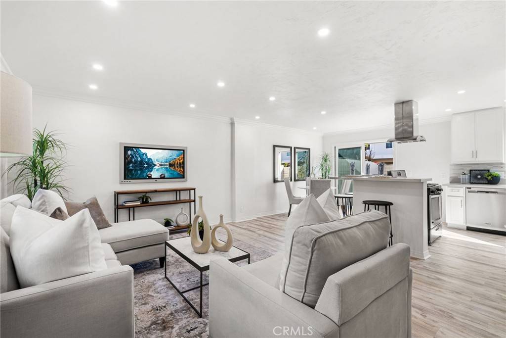 Huntington Beach, CA 92646,9675 Kensington DR