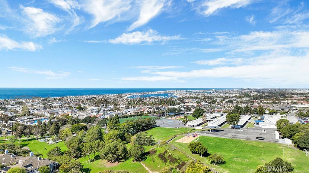 Corona Del Mar, CA 92625,931 Gardenia WAY