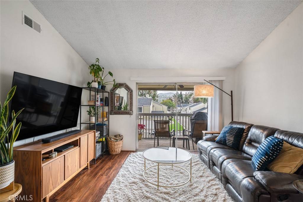 Yorba Linda, CA 92887,5823 Portsmouth #227
