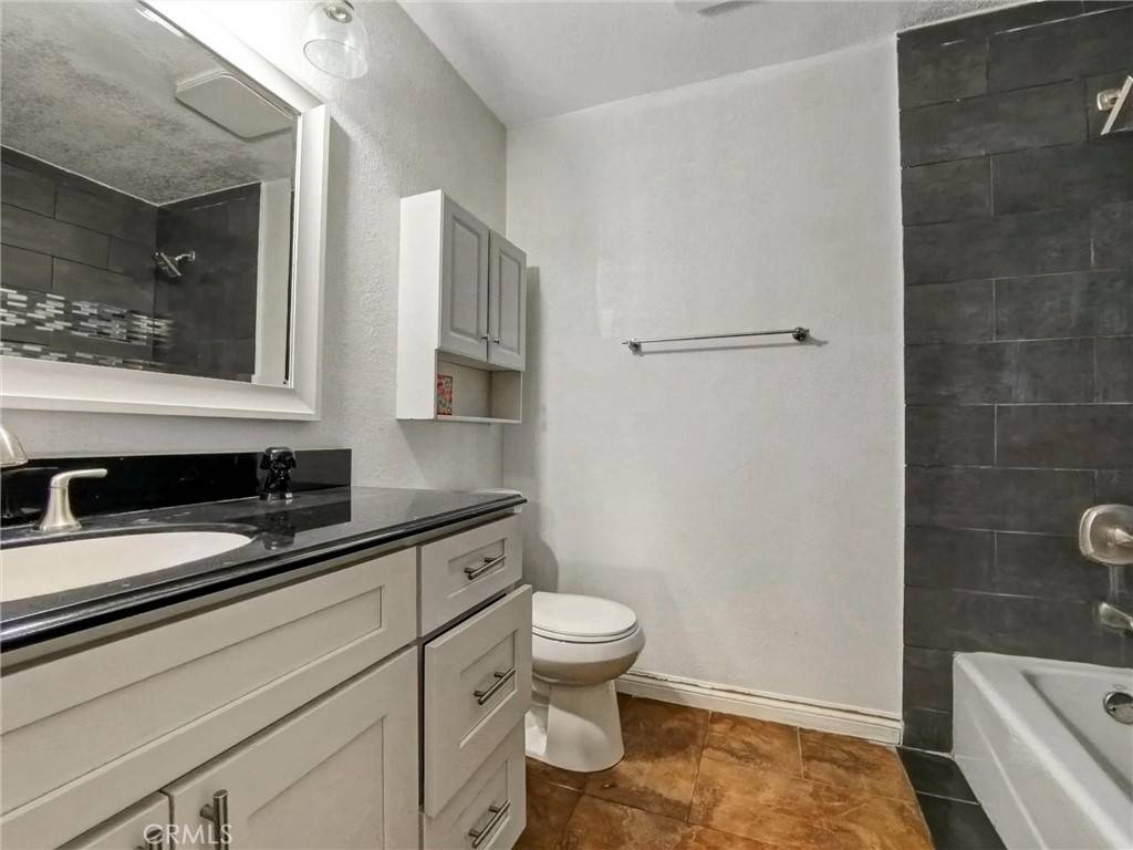 Santa Ana, CA 92707,1101 W Macarthur BLVD #273