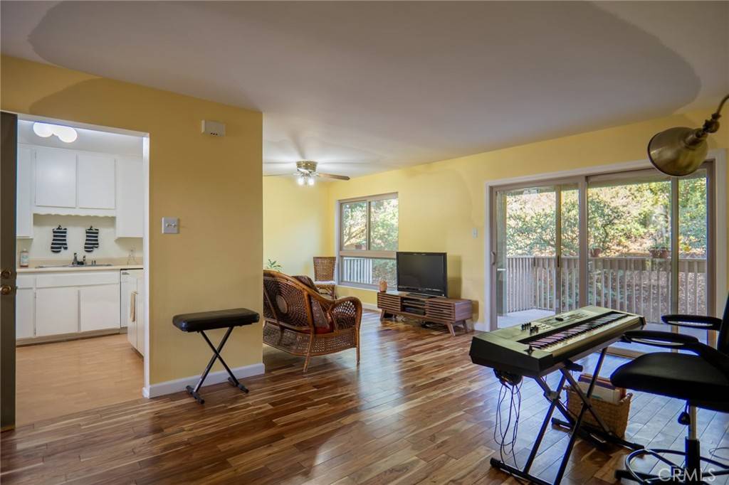 Thousand Oaks, CA 91360,327 Chestnut Hill CT #22