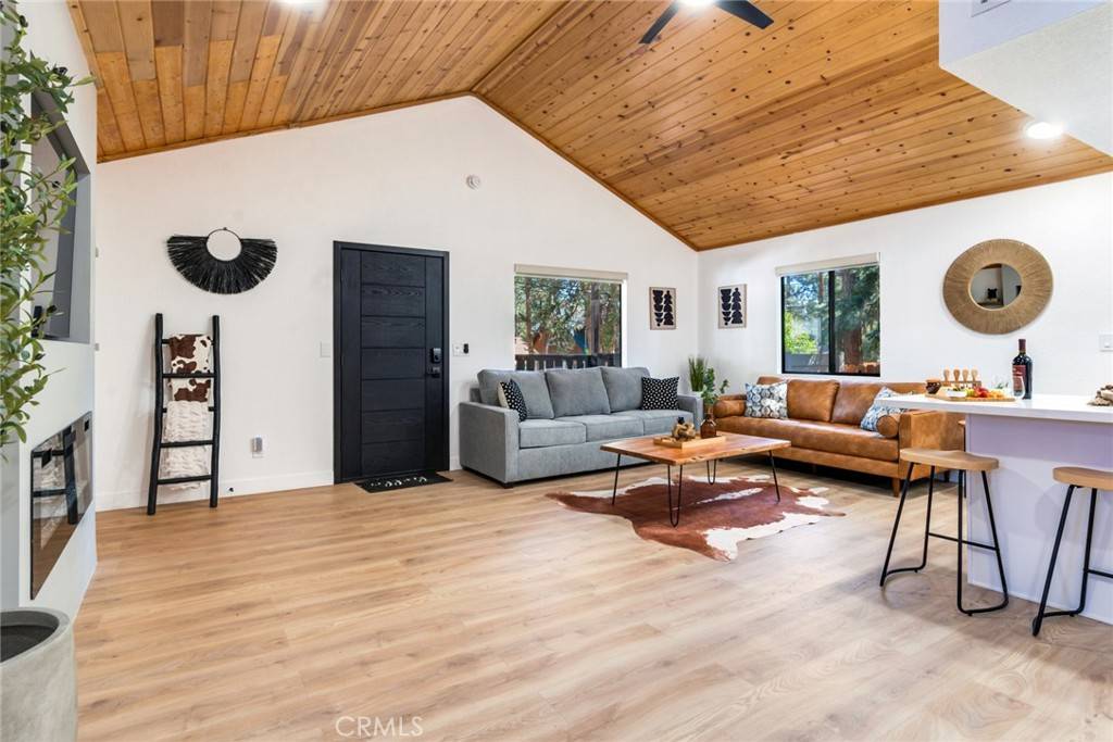 Big Bear City, CA 92314,332 E Country Club BLVD