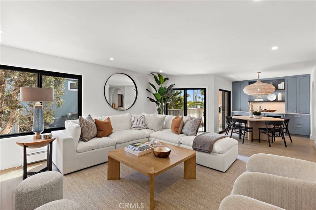 Newport Beach, CA 92661,600 E Oceanfront #1A