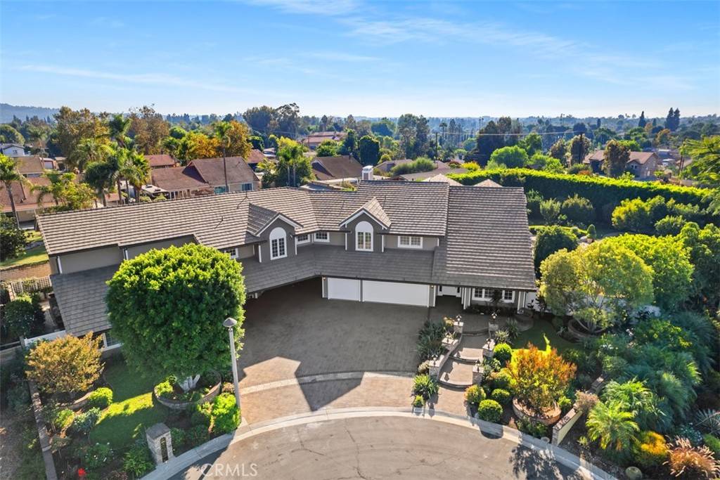 Yorba Linda, CA 92886,5571 Clover Hill DR
