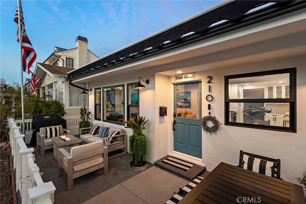 Newport Beach, CA 92662,210 Collins AVE