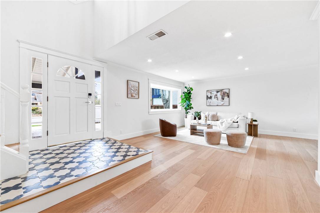 Huntington Beach, CA 92648,6781 Lawn Haven DR