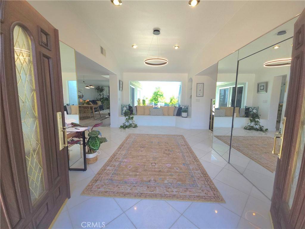 Rancho Palos Verdes, CA 90275,5726 Sunmist DR