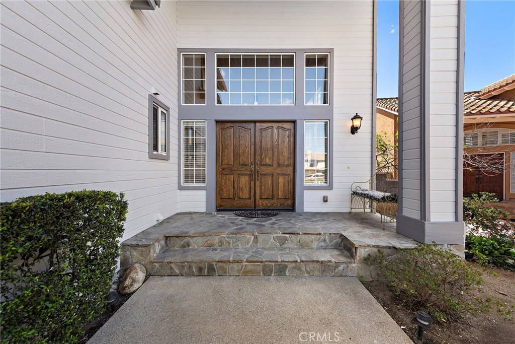 Rancho Santa Margarita, CA 92679,21485 Silvertree LN