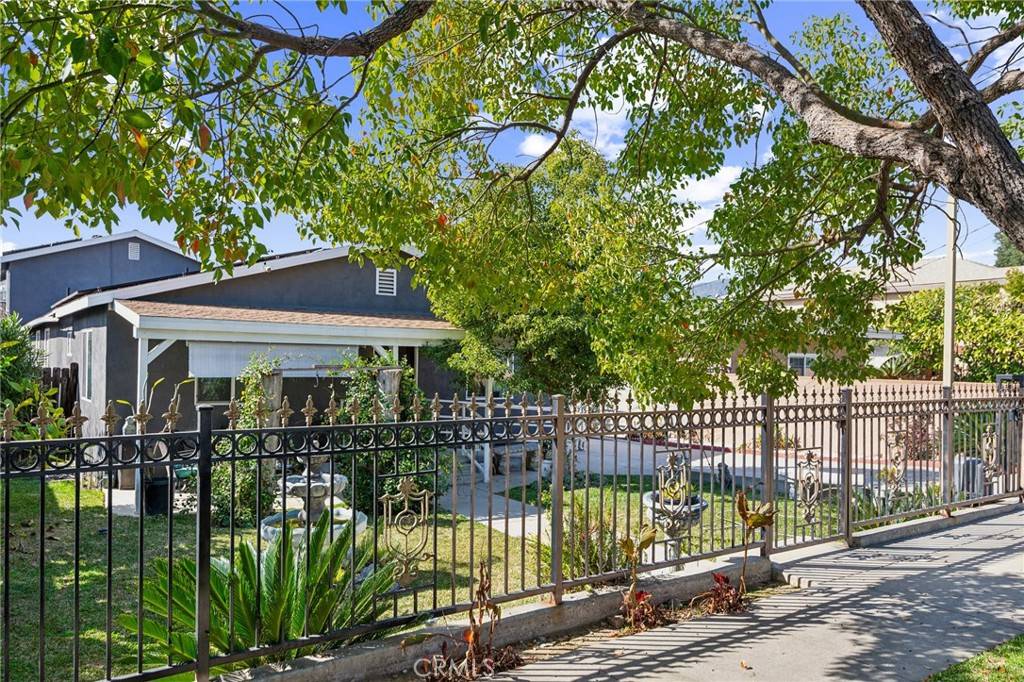 Azusa, CA 91702,163 N Pasadena AVE