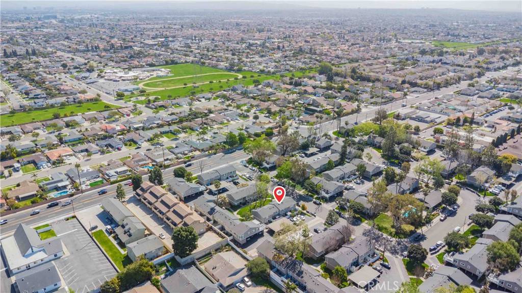 Huntington Beach, CA 92647,8437 Benjamin DR #127