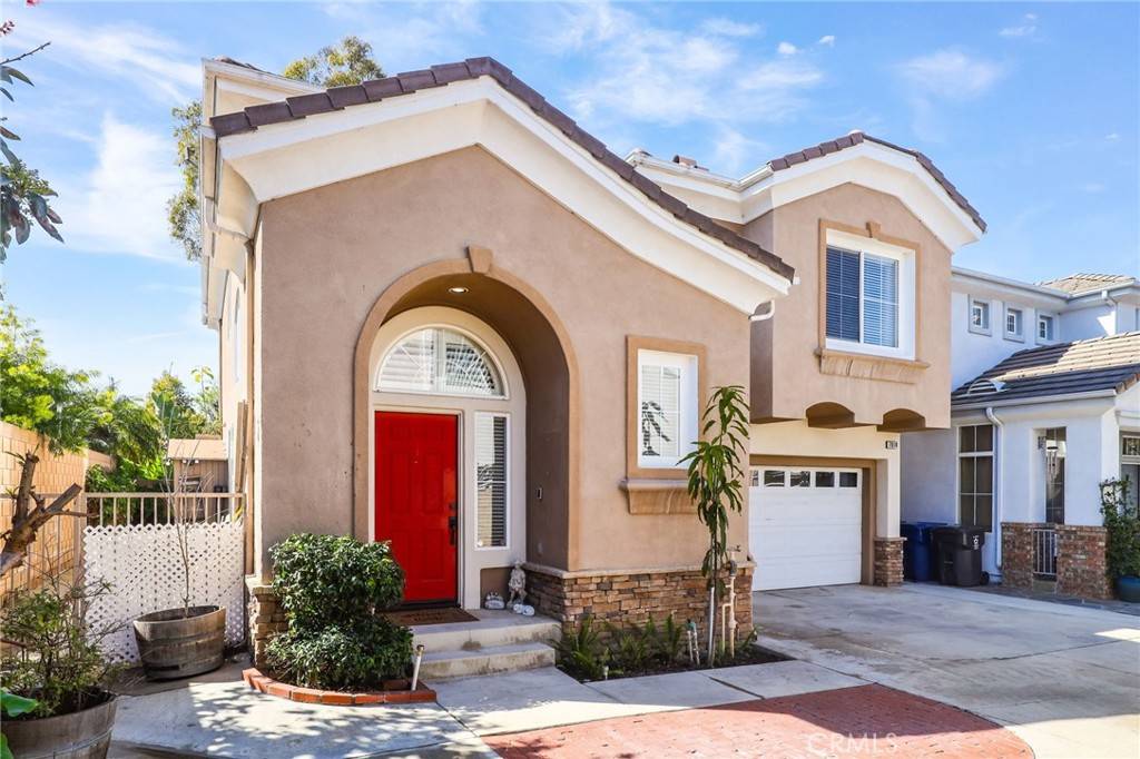 Huntington Beach, CA 92648,7814 Orchid DR