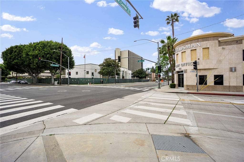 Santa Ana, CA 92701,801 N Ross ST