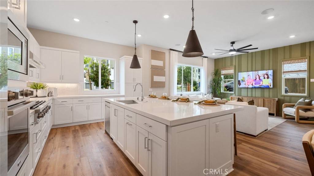 Irvine, CA 92618,159 Sawbuck