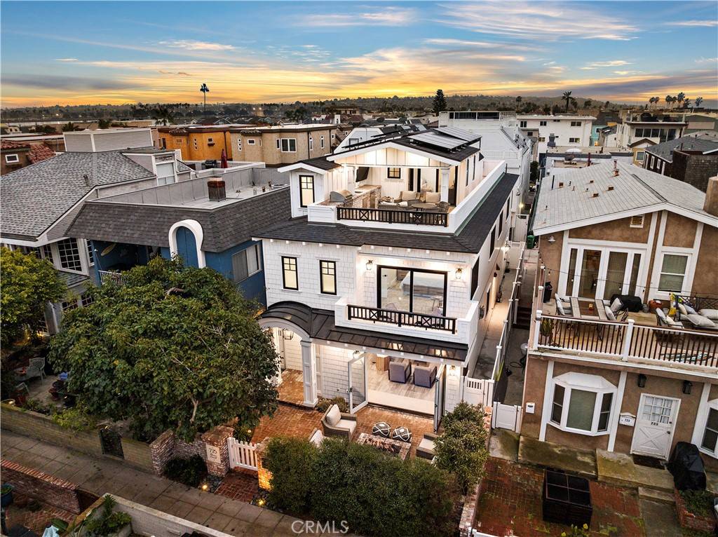 San Diego, CA 92109,725 Dover CT