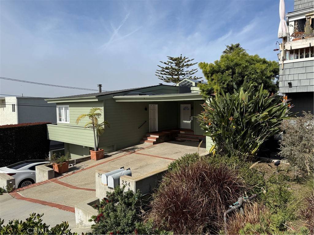 Laguna Beach, CA 92651,Address not disclosed