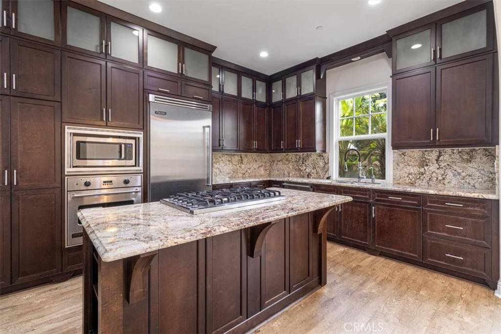 4621 Winthrop DR Huntington Beach, CA 92649
