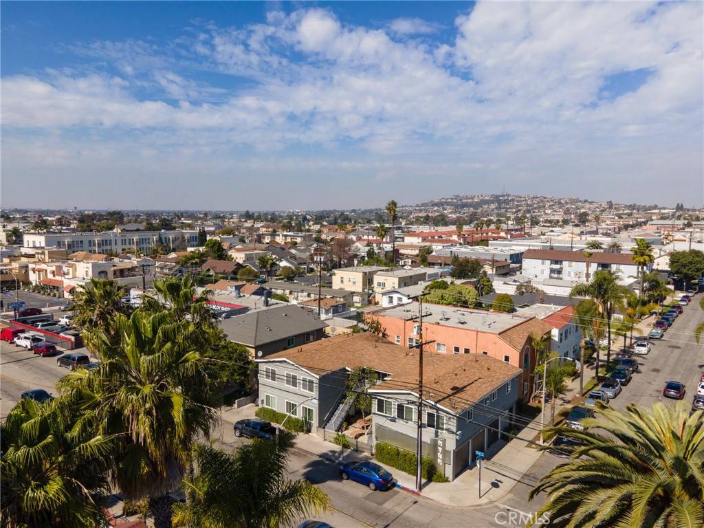 Long Beach, CA 90804,3243 E 10th ST
