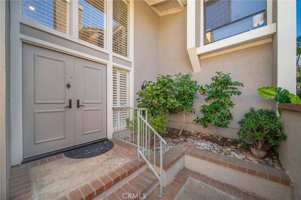 Irvine, CA 92612,28 Rocky Knoll #4