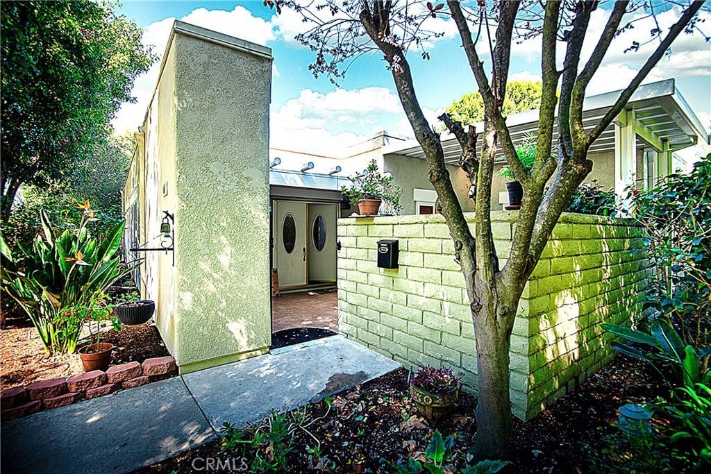 Laguna Woods, CA 92637,3001 c Via Buena Vista #C