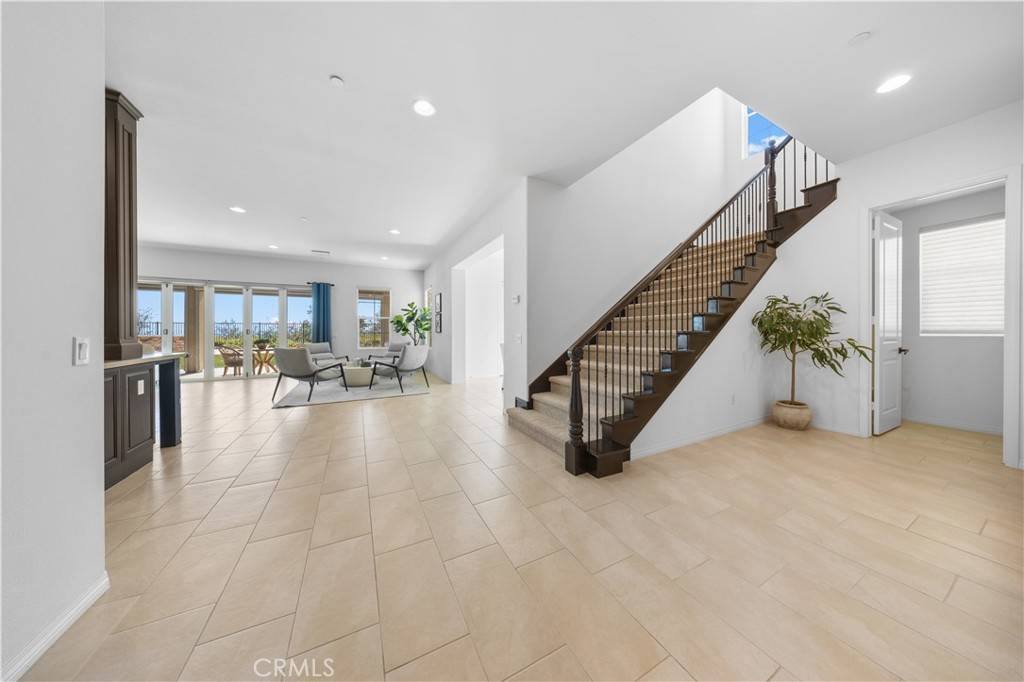 Azusa, CA 91702,638 E Tangerine ST