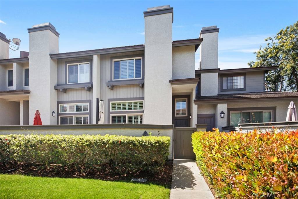 Irvine, CA 92603,3 Summer Breeze