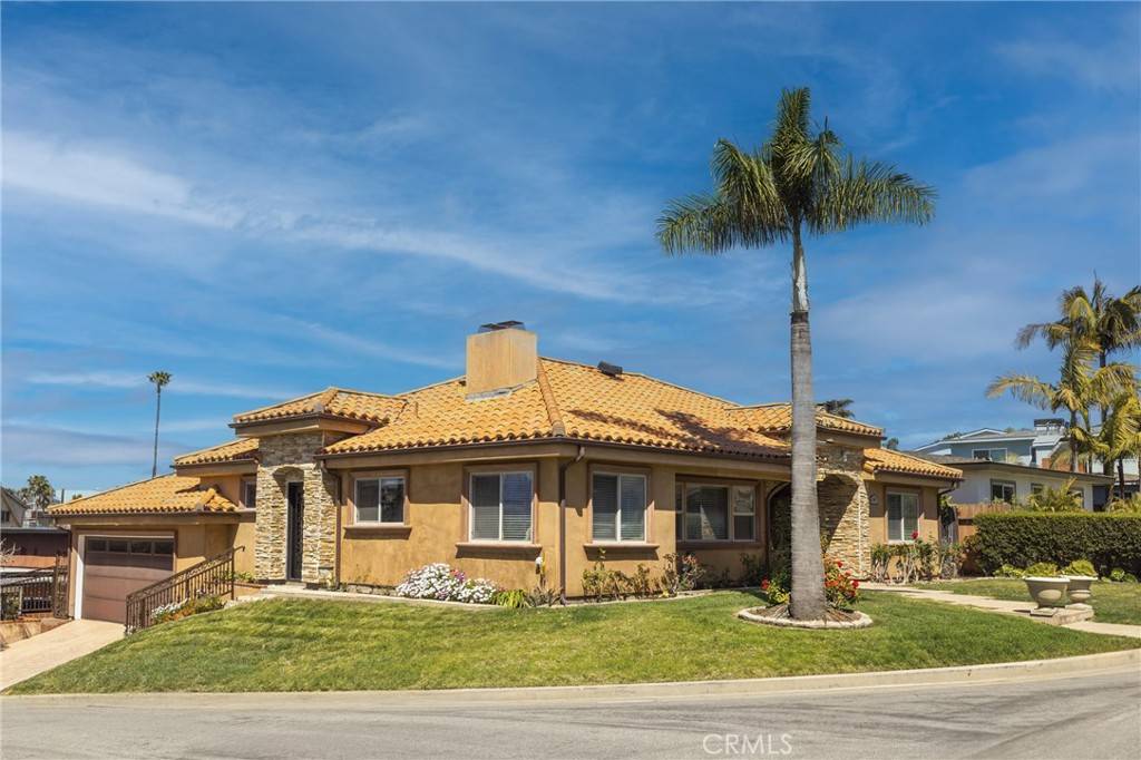 Newport Beach, CA 92663,401 Holmwood DR
