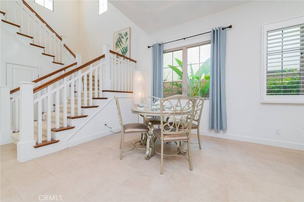 Irvine, CA 92602,53 Gingham