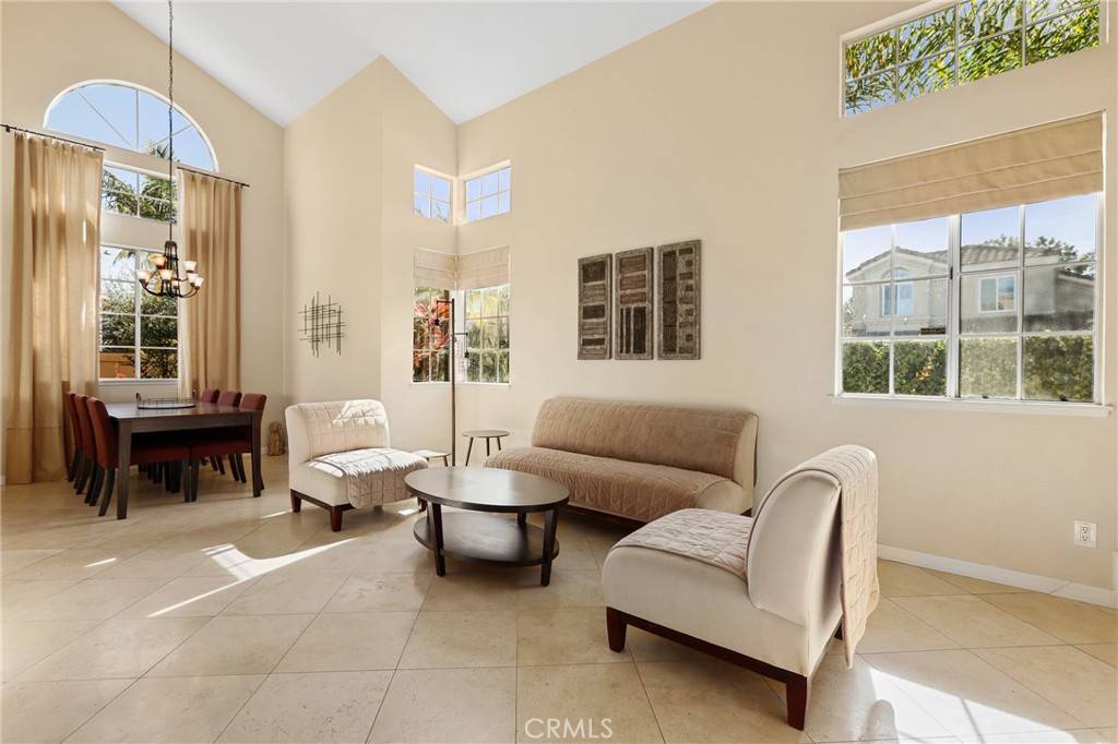 Irvine, CA 92614,2 Bormes
