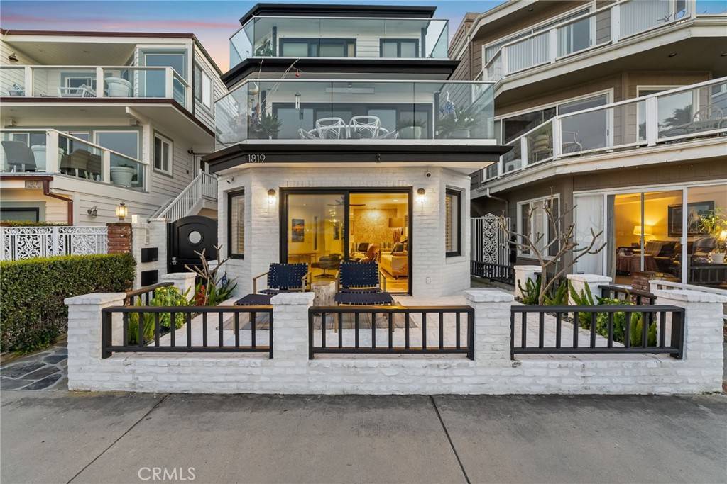 Newport Beach, CA 92663,1819 W Bay AVE #A