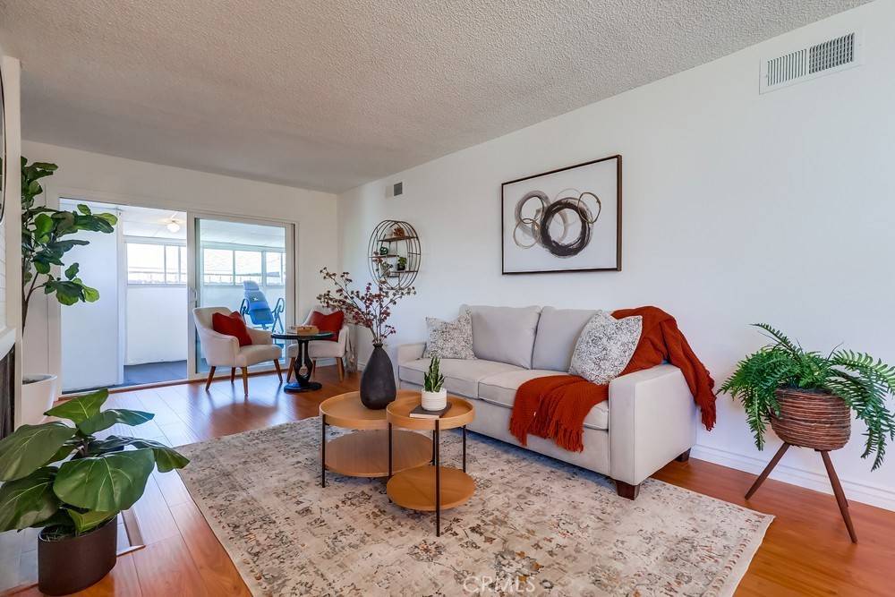Newhall, CA 91321,26832 Avenue Of The Oaks #D