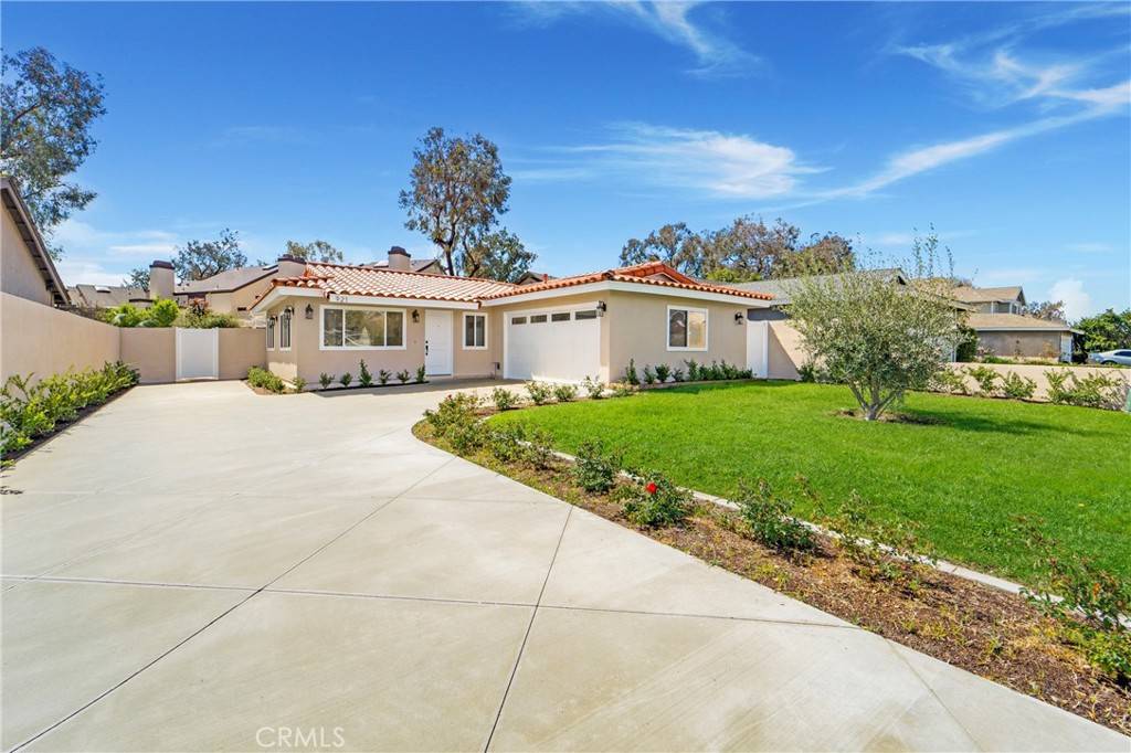 Costa Mesa, CA 92626,921 Helena CIR