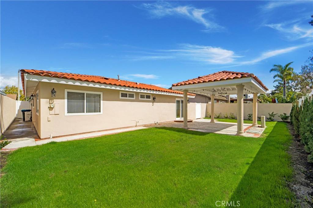 Costa Mesa, CA 92626,921 Helena CIR