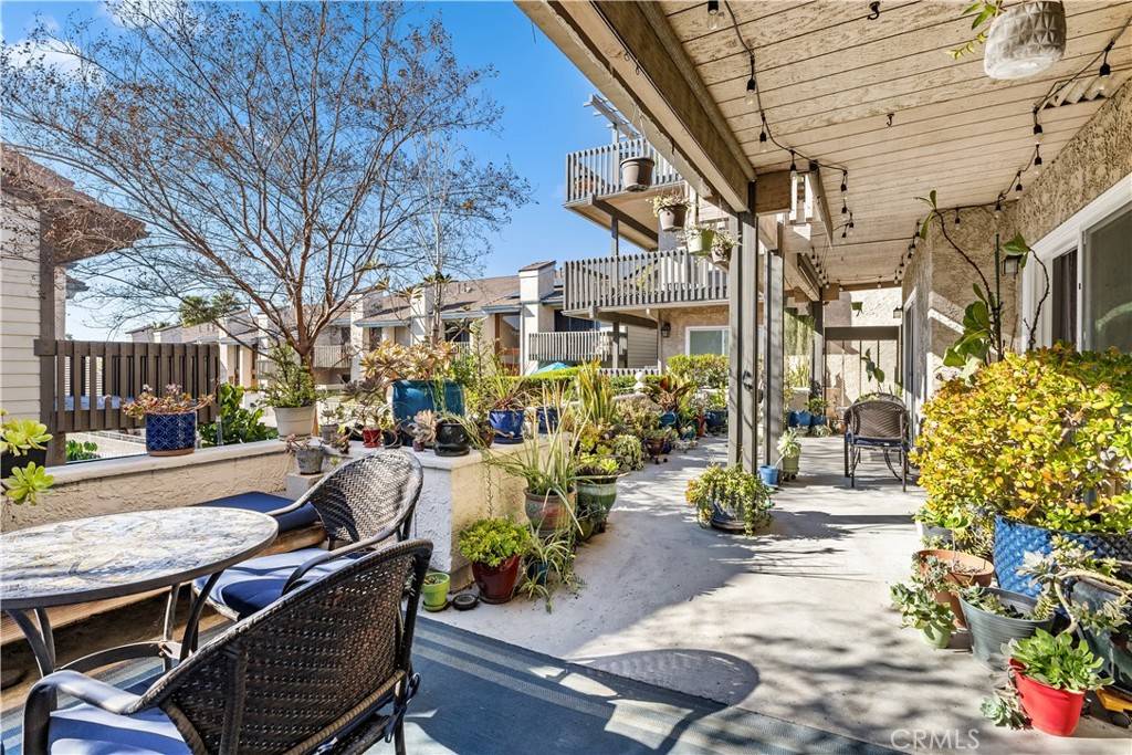 Signal Hill, CA 90755,2298 Rose AVE #203