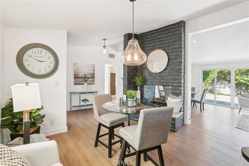 Costa Mesa, CA 92626,304 Hanover DR