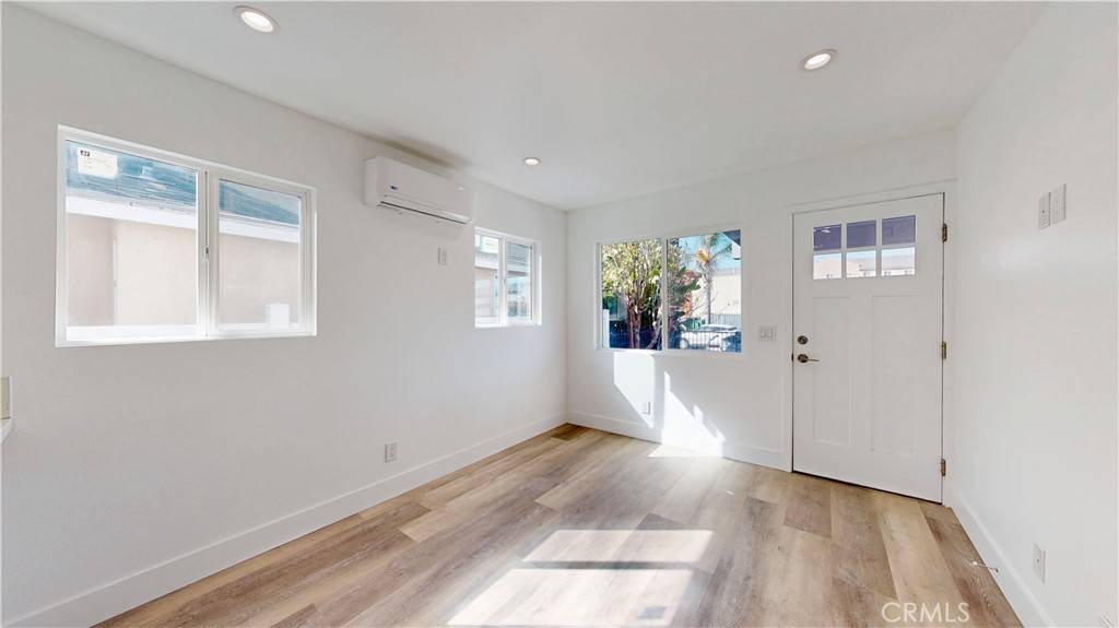 Hawthorne, CA 90250,4366 W 116th ST