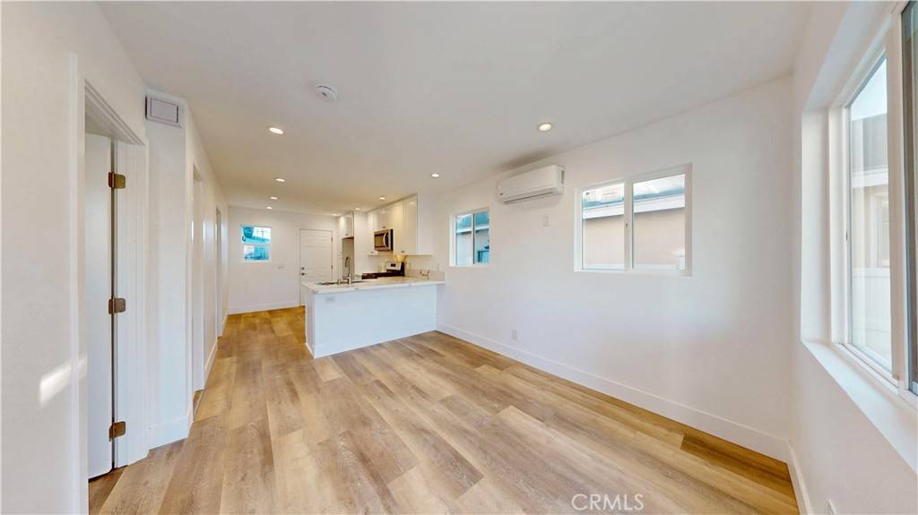 Hawthorne, CA 90250,4366 W 116th ST