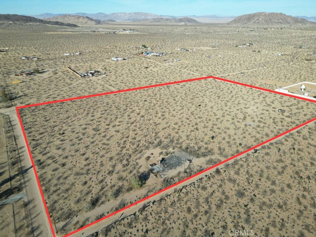 Landers, CA 92285,57186 Karol RD