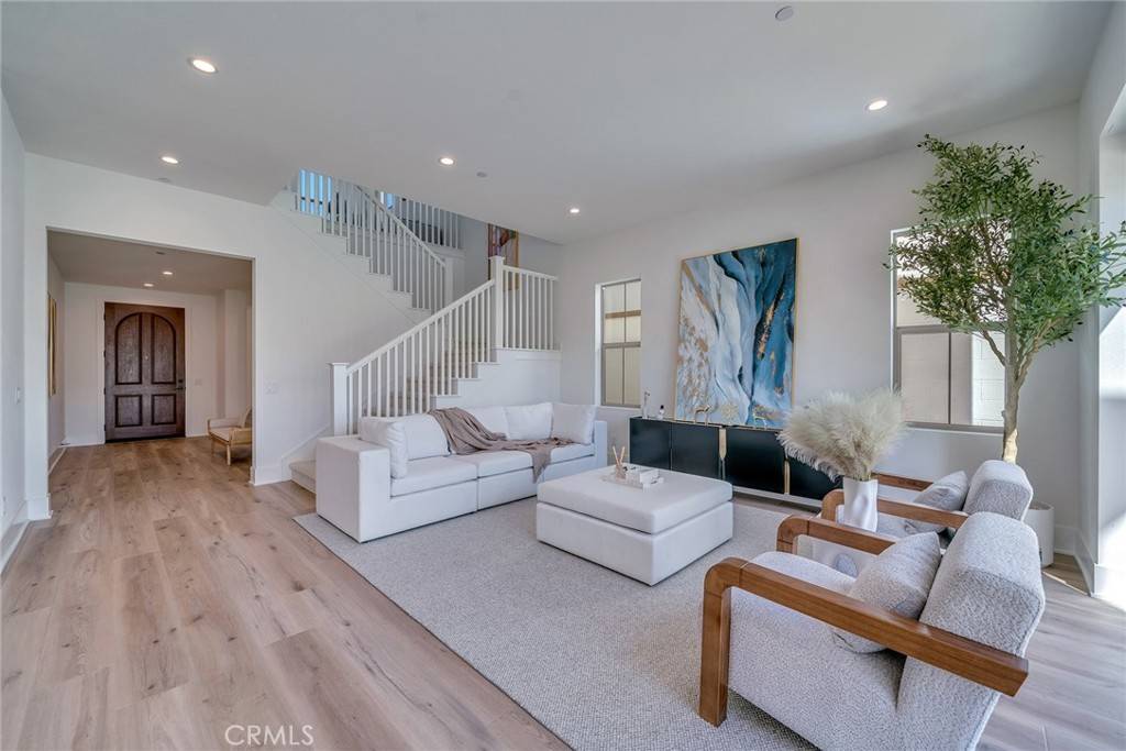 Irvine, CA 92618,316 Brimwood
