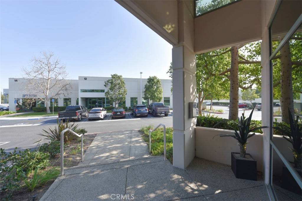 Irvine, CA 92618,10 Goddard